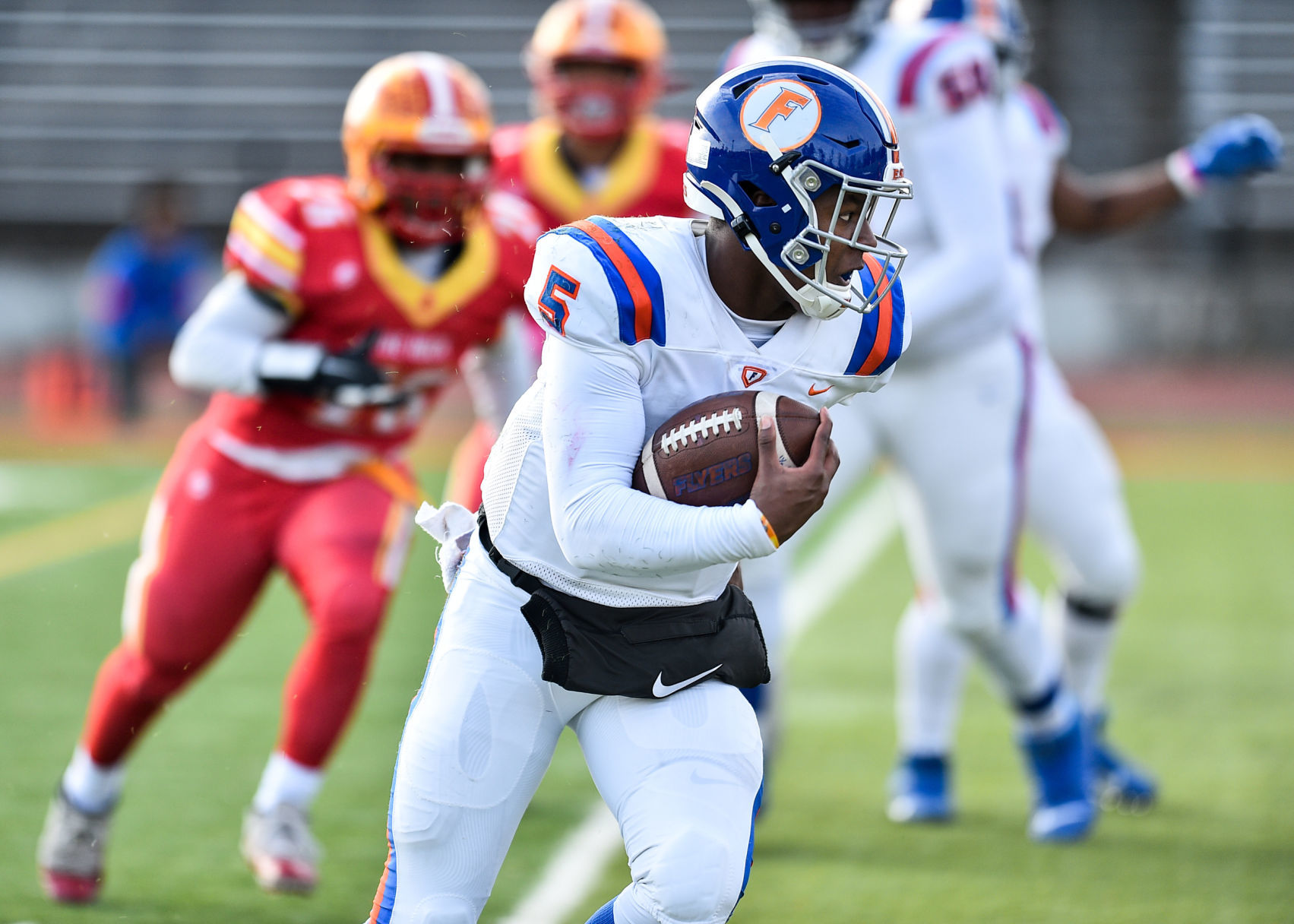 110919-mda-spt-rocky-football-053a.jpg